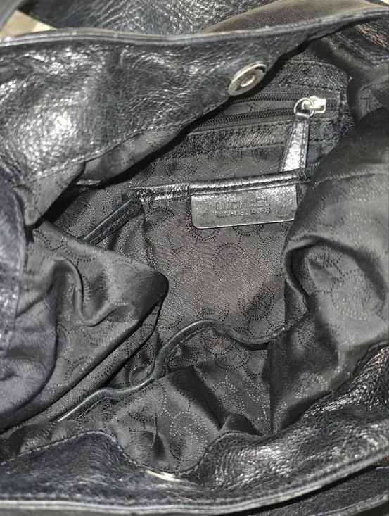 Michael Kors Black Glazed Leather Trapeze Hobo Crossbody Bag Silver Chain - Picture 3 of 5